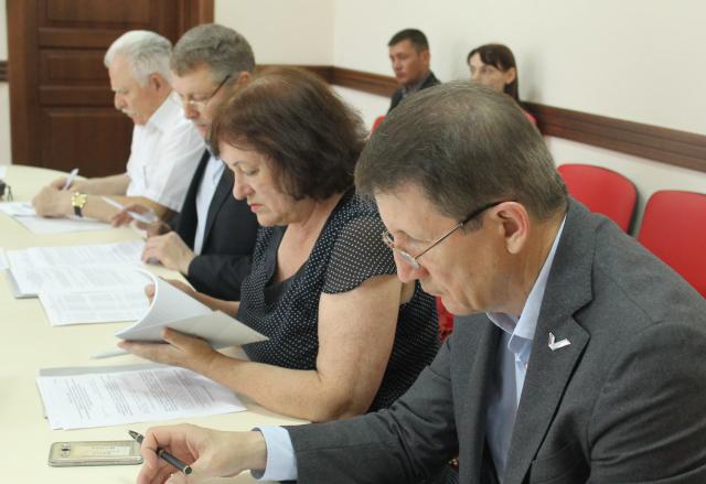 Активисты Народного фронта обсудили с представителями органов власти Кабардино-Балкарии реализацию приоритетных проектов ОНФ