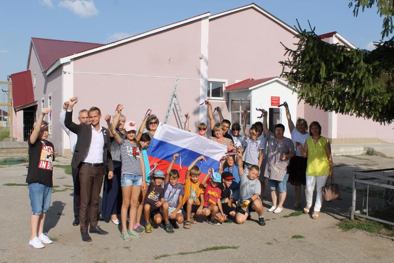 В День российского флага самарские активисты ОНФ провели патриотические акции в муниципалитетах области