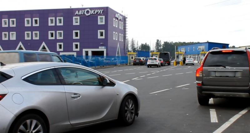 Эксперты ОНФ в Москве намерены выяснить, как дорога в поселок Мосрентген превратилась в платную парковку рынка