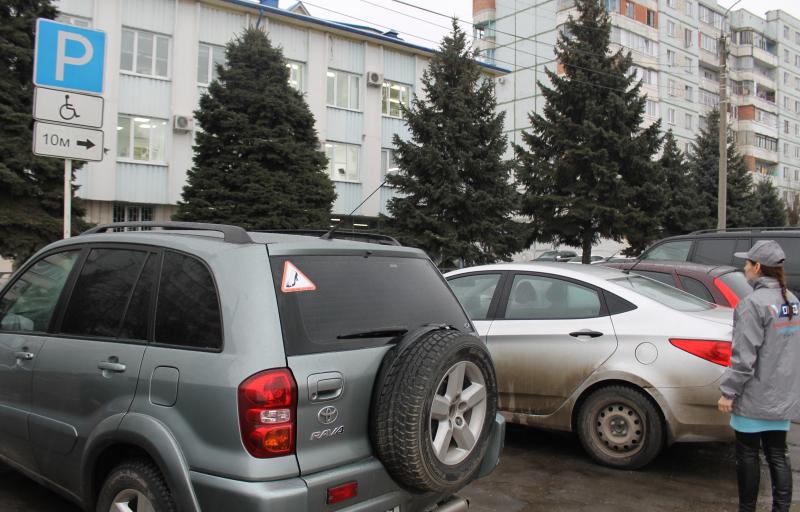 Активисты ОНФ в Кабардино-Балкарии провели рейд по соблюдению правил парковки на местах для инвалидов
