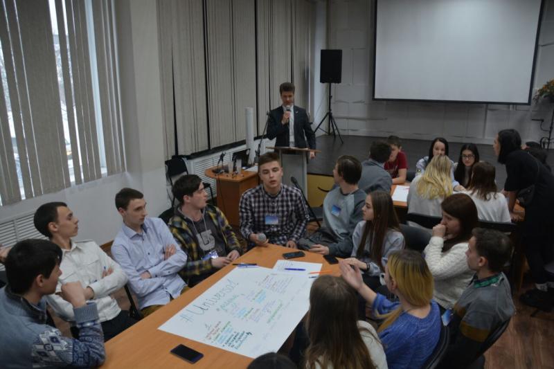 Активисты Народного фронта на Камчатке провели образовательный форум для волонтеров
