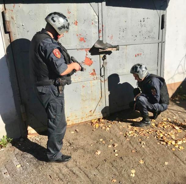 Сотрудники Подмосковной Росгвардии задержали мужчину за попытку кражи из гаража