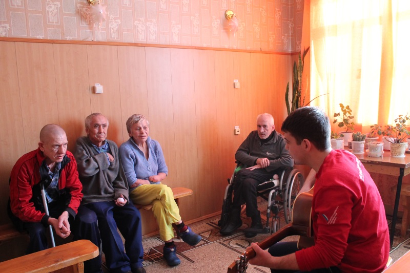 «Молодежка ОНФ» в Мордовии посетила с концертом соцучреждения для престарелых и инвалидов