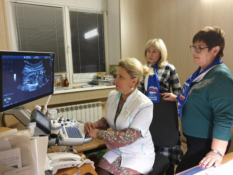 Королёвские единороссы осмотрели новое медицинское оборудование в городской больнице