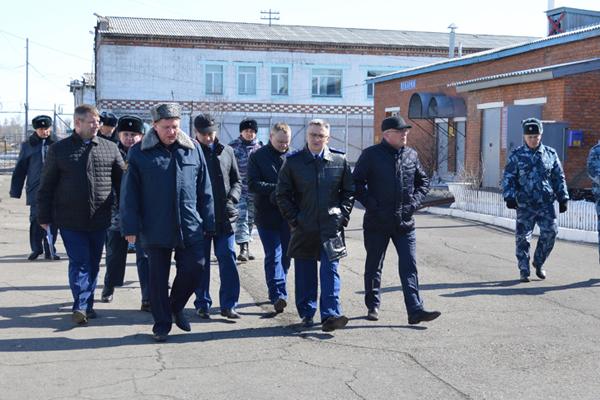Прокурор и заместитель председателя Правительства Амурской области посетили исправительную колонию № 3