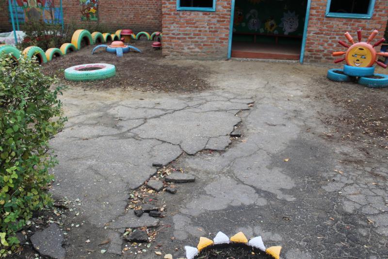 После вмешательства воронежских активистов ОНФ запланирован ремонт игровых площадок детского сада в Острогожске