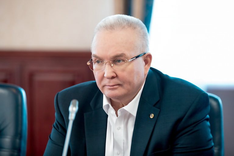 Владимир Семенов поддержал проведение акции «Мы - одна семья»
