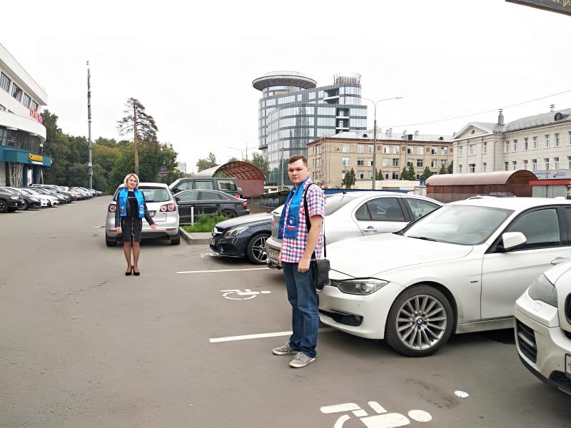 Нарушения правил парковки на местах для инвалидов выявили единороссы в Королёве
