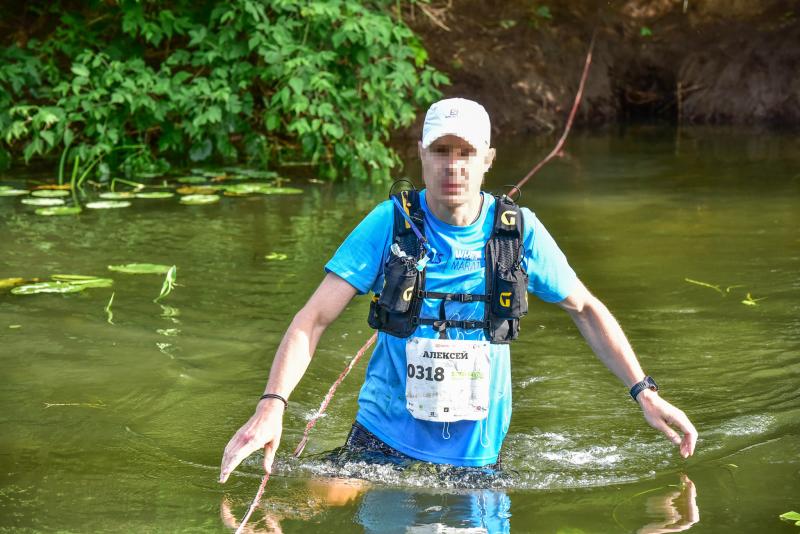Росгвардеец СОБР из ХМАО-Югры пробежал 100-километровый марафон за 11 часов 43 минуты непрерывного бега в Суздале и получил достойную награду - «золотую» пряжку
