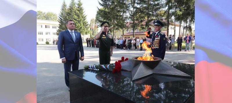 Генерал армии Виктор Золотов открыл в Туле мемориал сотрудникам, погибшим при исполнении служебного долга, и проинспектировал региональное управление Росгвардии