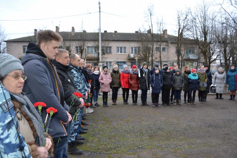 Сотрудники новгородского ОМОН почтили память погибшего товарища