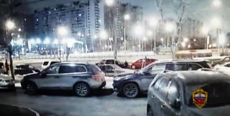 Полицейские УВД по ЮАО задержали подозреваемых в краже автомобиля
