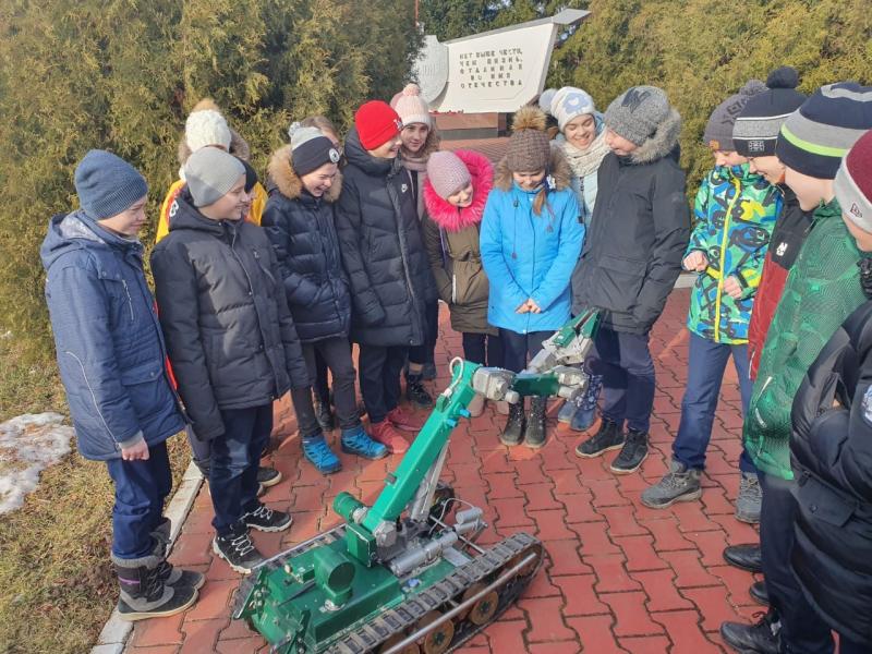 Бойцы ОМОН «Русич» провели «Урок мужества» для учеников Подольской школы №29