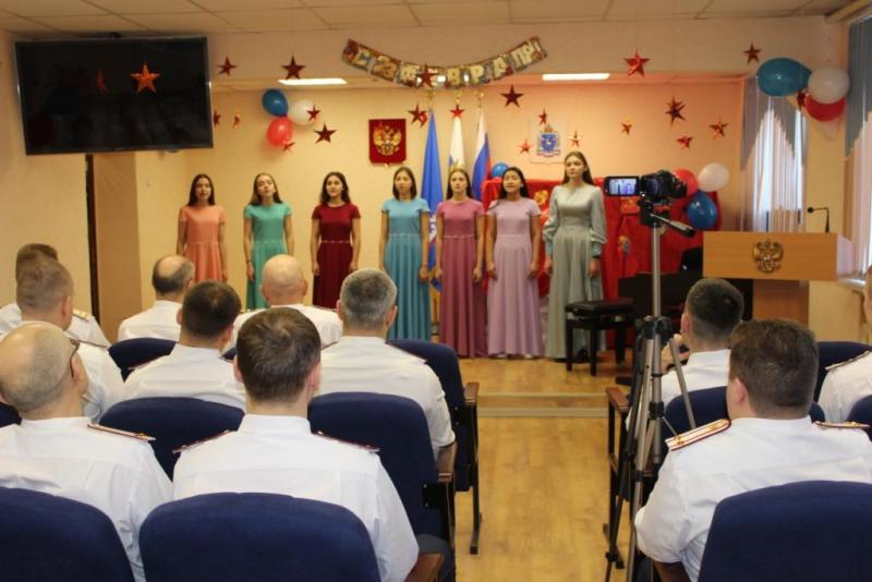 Сотрудников УФСИН России по Ямало-Ненецкому автономному округу поздравили с 23 февраля