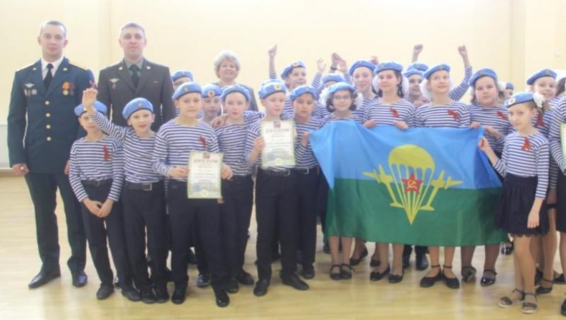 В Тюмени представители Росгвардии вошли в состав жюри конкурса  строя и песни в гимназии № 16