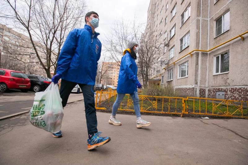 Волонтеры партии «Единая Россия» помогают жителям Реутова с покупкой продуктов и лекарств