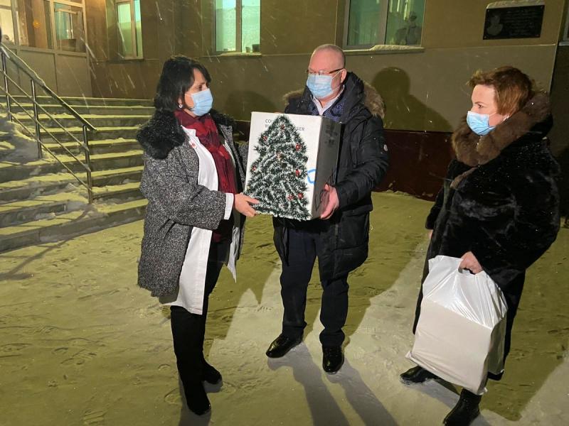 Владимир Семенов оказал помощь Нефтеюганской районной больнице