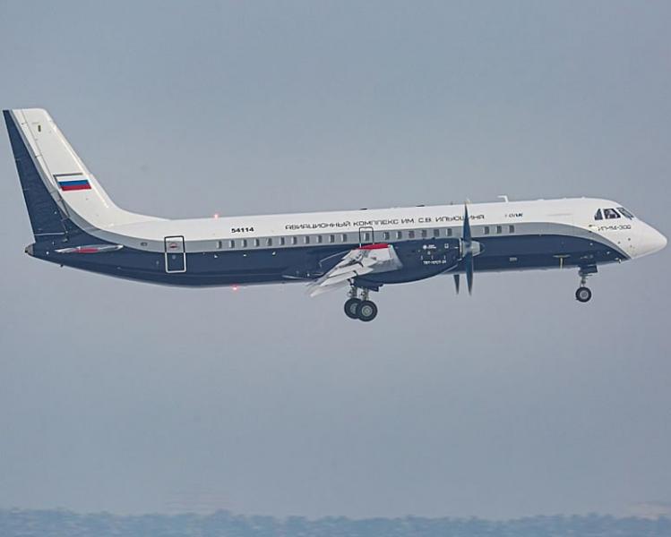 Самолет Ил-114 экстренно сел с отключенным двигателем
