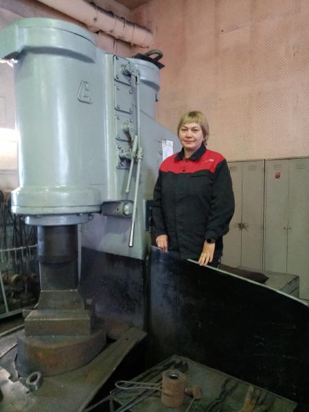 «Железные» леди: как женщины-кузнецы участвуют в ремонте локомотивов