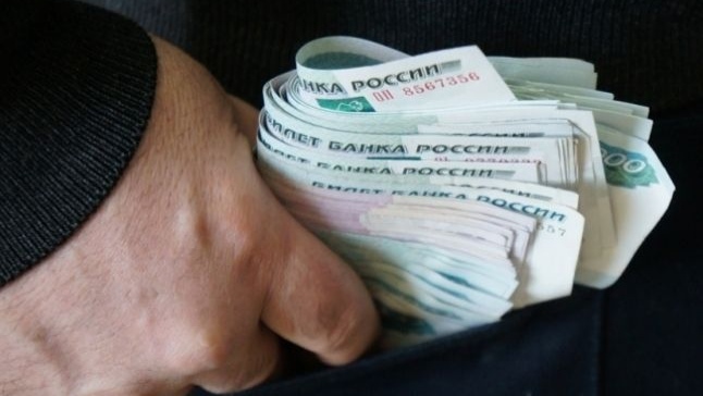 Из машины предпринимателя в Подмосковье украли более 1,6 миллиона рублей