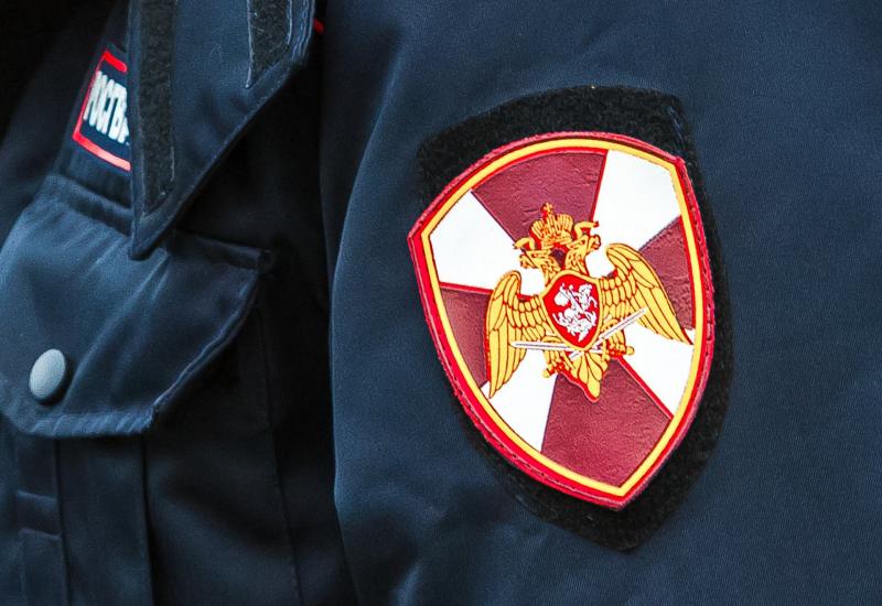 В Челябинске росгвардейцы задержали подозреваемую в нанесении ножевых ранений
