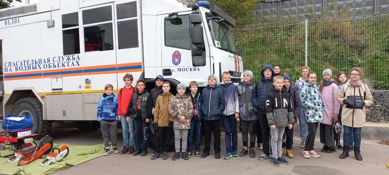Московские спасатели на воде провели экскурсии для школьников столицы