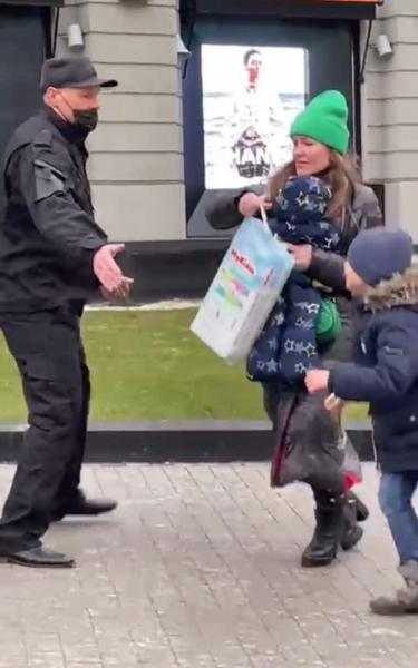 В центре Москвы произошла потасовка между охраной и матерью двоих детей