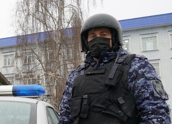 В Кирове сотрудники Росгвардии задержали гражданина, подозреваемого в нанесении побоев
