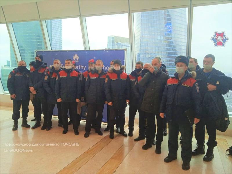 Об обеспечении пожарной безопасности в высотных зданиях рассказали новым сотрудникам Пожарно-спасательного центра Москвы