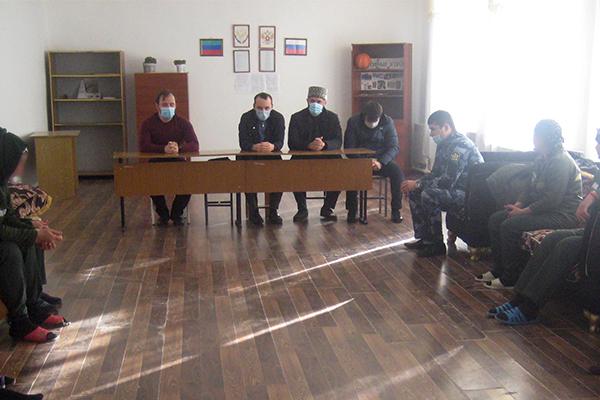 Представители духовенства и общественных организаций встретились с осужденными женщинами