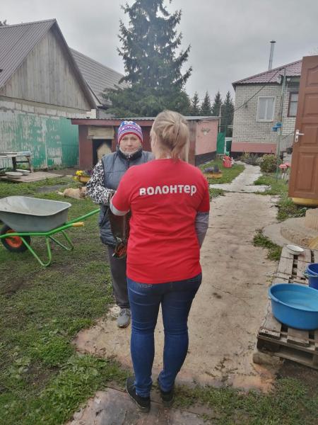 Волонтеры ОМК помогли пожилым и благоустроили стройплощадку в Сасово