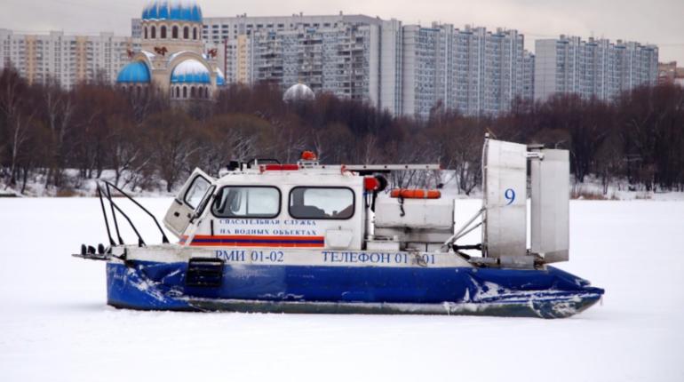 Московские спасатели на воде патрулируют водоемы столицы