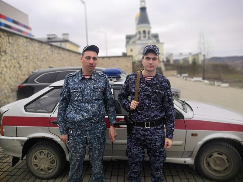 Сотрудники Росгвардии приняли участие в обеспечении правопорядка и безопасности в «Вербное воскресенье» на Южном Урале