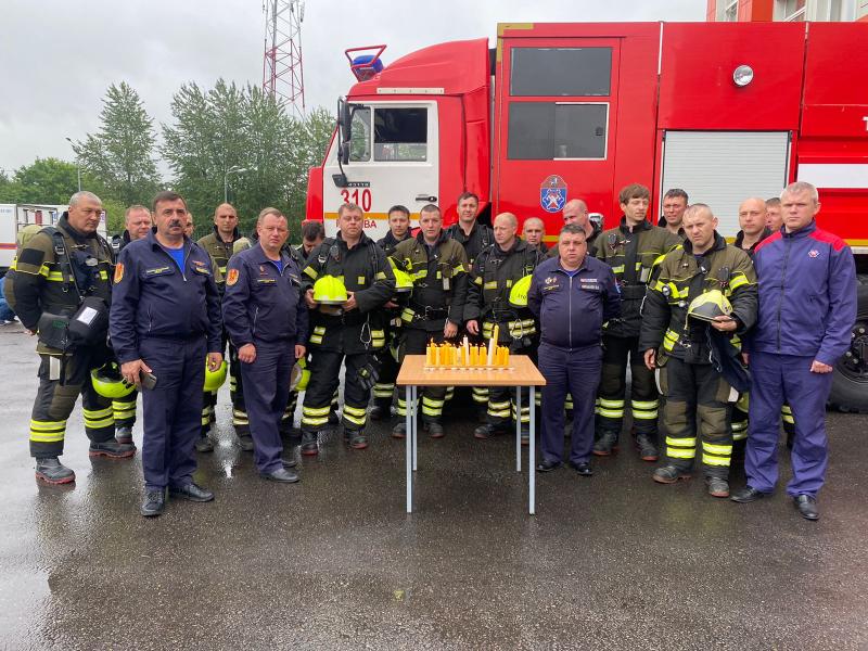 Пожарные новой Москвы приняли участие в акции «Свеча памяти»

        