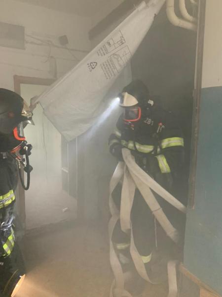 Пожарные ГКУ МО «Мособлпожспас» прошли учебные тренировки в теплодымокамерах