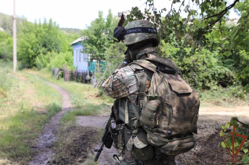 Росгвардейцы обнаружили крупный схрон боеприпасов в Луганской Народной Республике