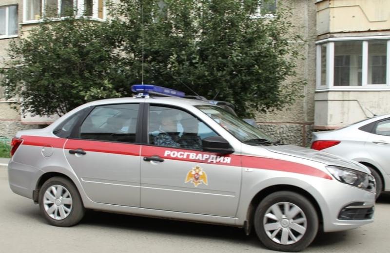 Росгвардейцы в Тюменской области задержали преступника, находившегося в розыске