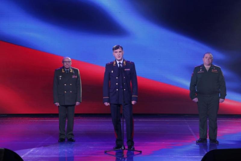 Начальник Управления Росгвардии по Свердловской области принял участие в торжественном открытии концерта для матерей погибших защитников Отечества
