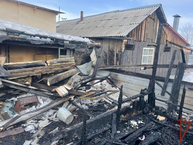 Росгвардейцы спасли жильцов загоревшегося дома в Челябинской области