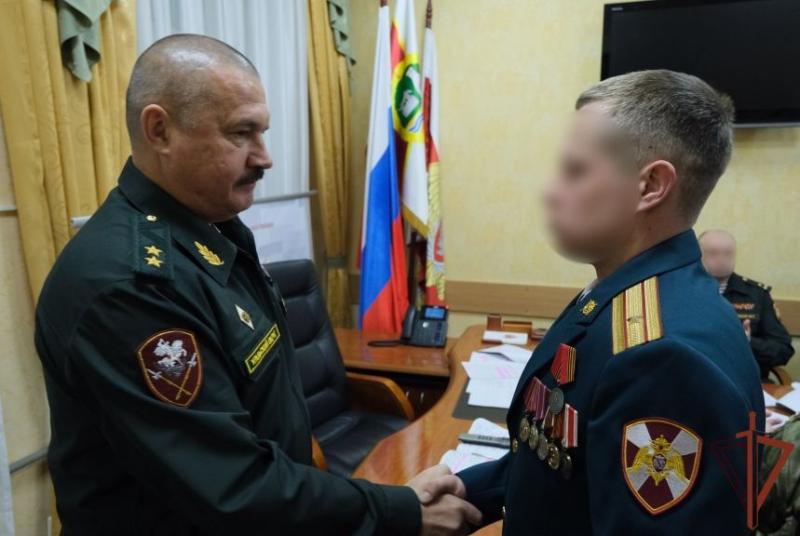 Военнослужащие Уральского округа Росгвардии удостоены государственных наград