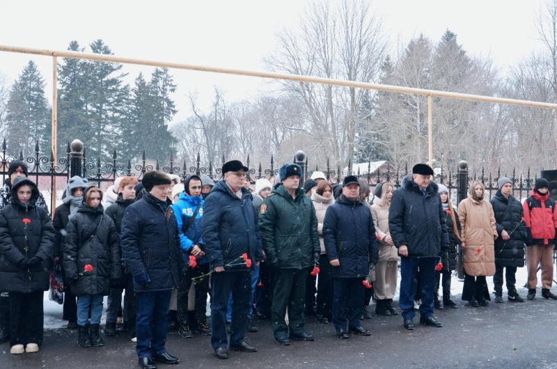 В Пензе представители территориального управления Росгвардии и военнослужащие воинской части Росгвардии Заречного Пензенской области приняли участие в памятном митинге