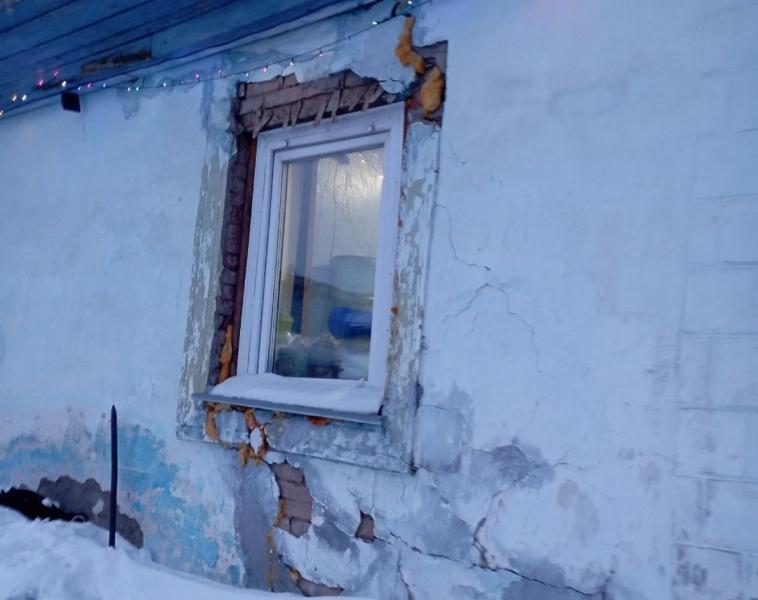 «Вышивайте крестиком, зарабатывайте на ремонт»: власти отказали многодетной семье в получении жилья под Новосибирском