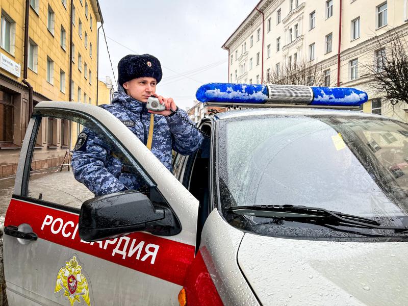 Росгвардейцы приняли участие в обеспечении общественной безопасности президентских выборов в Смоленской области