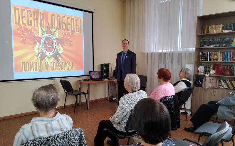 Ветеран Росгвардии рассказал кировчанам об истории создания популярных советских песен о Великой Отечественной войне