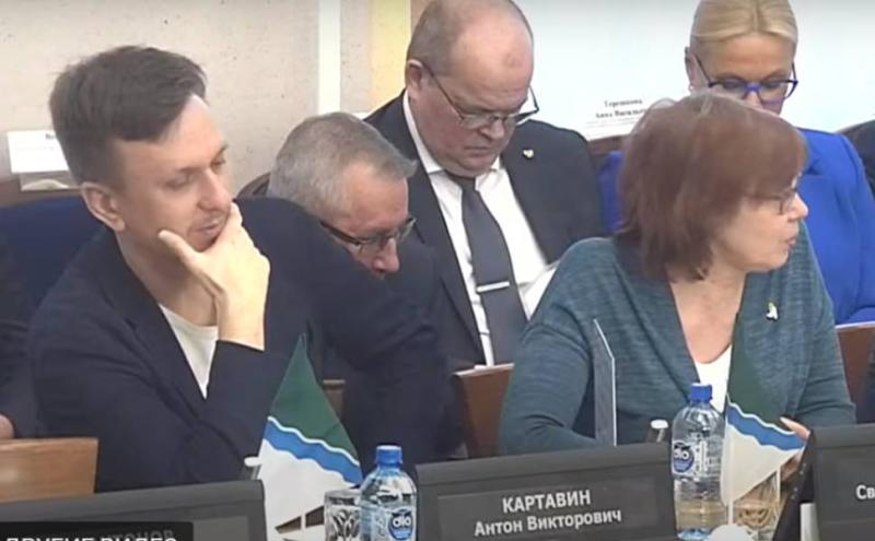 Новосибирским депутатам дали 180 дней на снятие статуса иноагента
