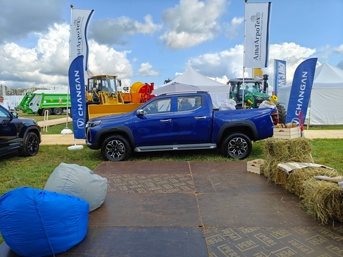 CHANGAN представил свои автомобили на XII Всероссийском чемпионате по пахоте в Санкт-Петербурге