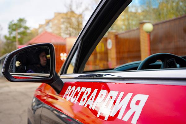 В Подмосковье росгвардейцы задержали дебошира, нарушавшего общественный порядок