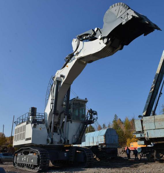 На Коршуновском ГОКе отремонтировали высокопроизводительный экскаватор