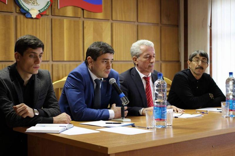Вопросы взаимодействия МФЦ и Росреестра обсудили в Кизляре