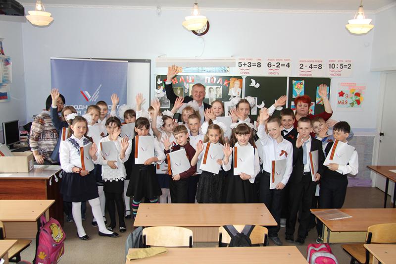 Активисты ОНФ в Томской области провели «уроки Победы» для школьников